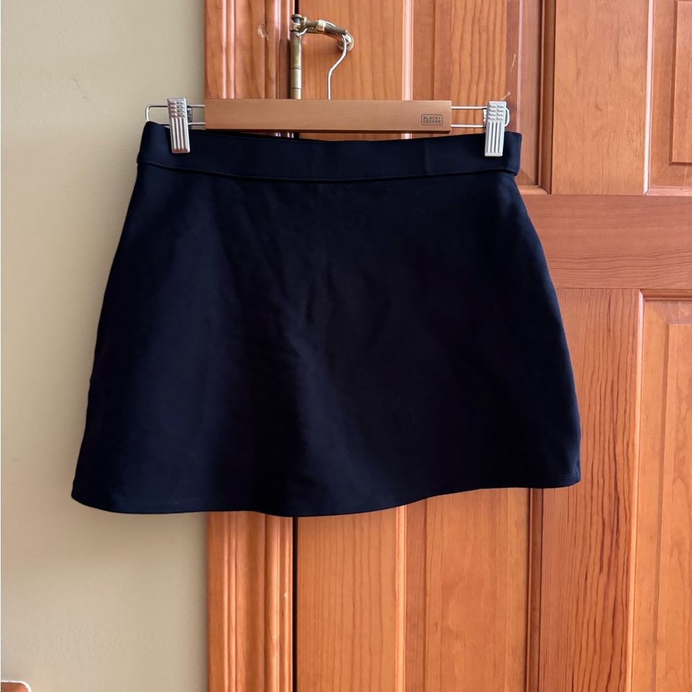 New-Hollister Black Ultra High-Rise Skirt never wear new - Picture 3 of 3